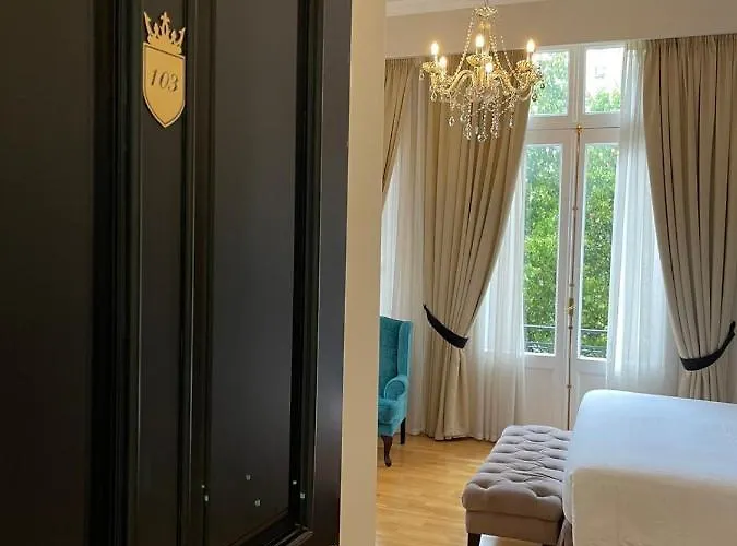 Mansion Luxury Suites